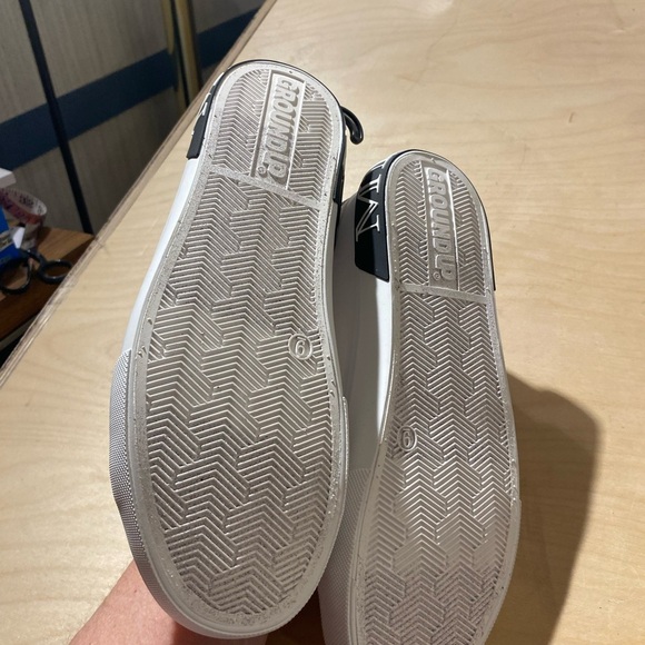 Disney Minnie Mouse Sneakers 6 1/2 - Picture 8 of 16